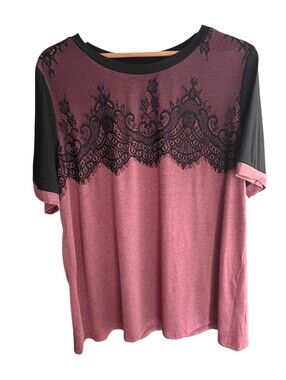 Bloomchic Mauve and Black Lace Yoke Short Sleeve Top size 18/20